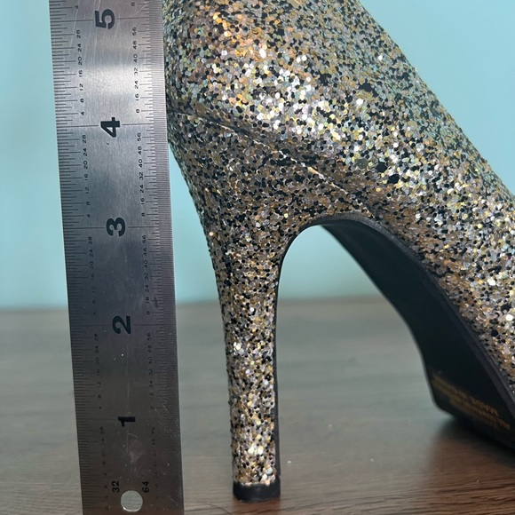 GLITTER Open Toe, High Heel, Gold, Silver and Black.  Size 7.5.  Original box! - Picture 8 of 9